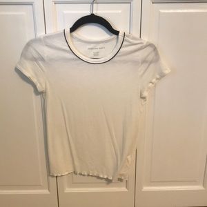 American Eagle White Basic T-shirt w Ruffle Hem
